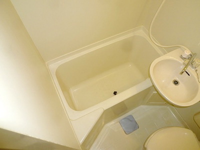 Bath. It is the bath. 