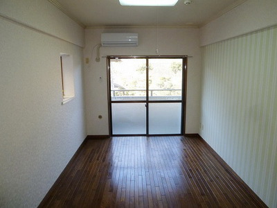 Living and room. Beautiful flooring