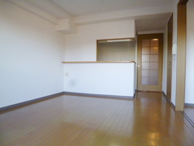 Other room space.  ☆ Counter Kitchen ☆