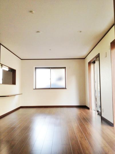 Living. Indoor (12 May 2012) shooting