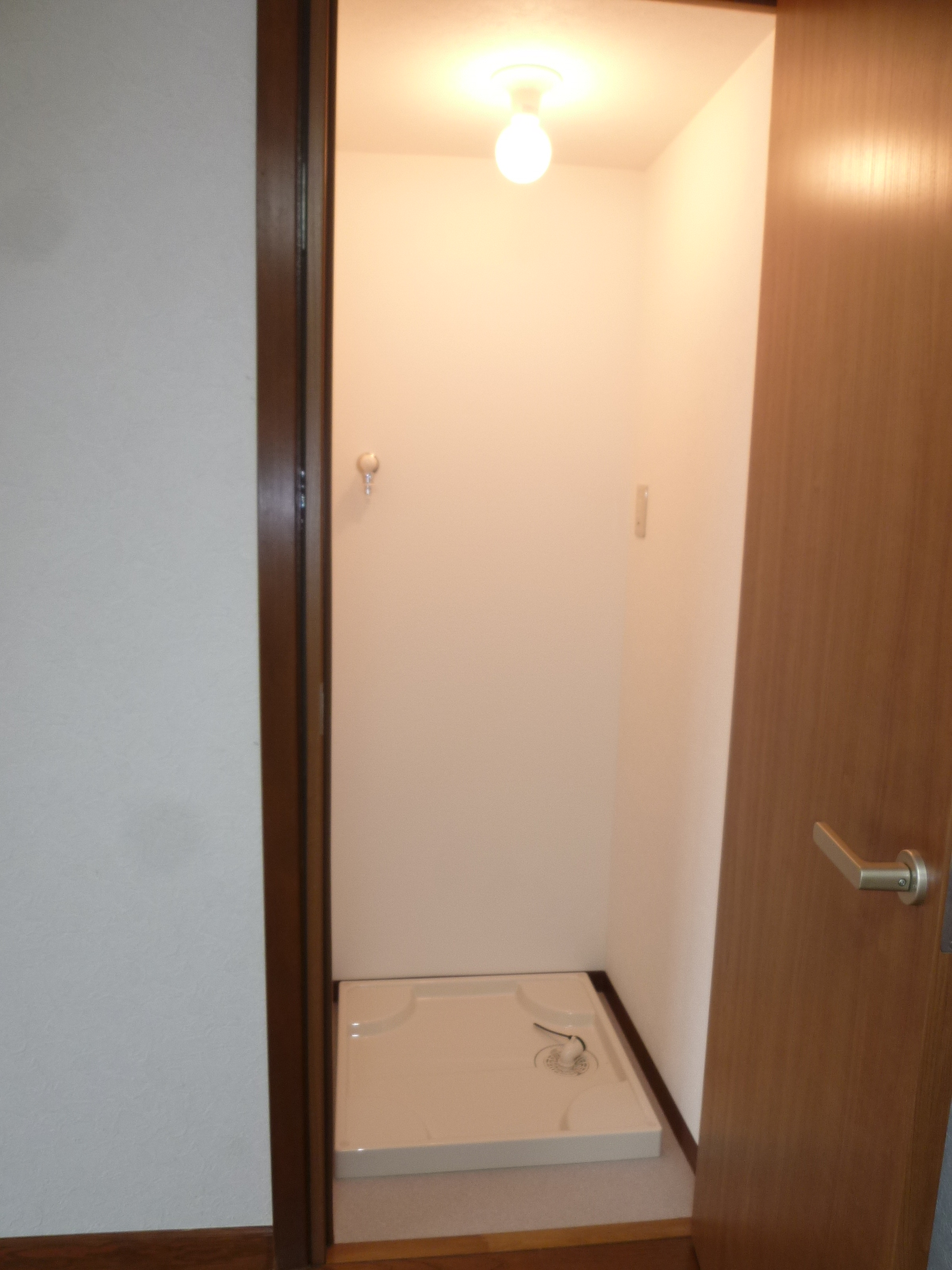 Other Equipment. Indoor Laundry Storage!