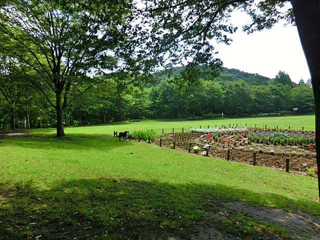 park. 818m to large Yato park