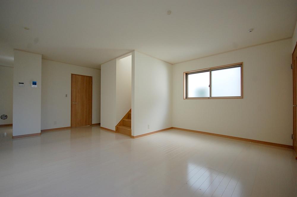 Living. 3 Building Local Photos