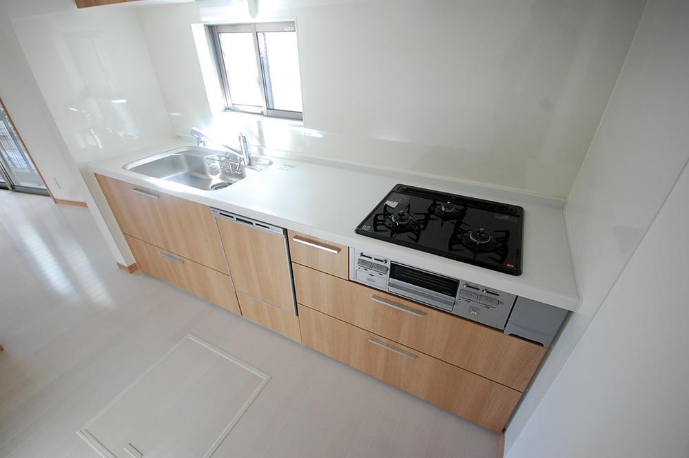 Kitchen. 3 Building Local Photos