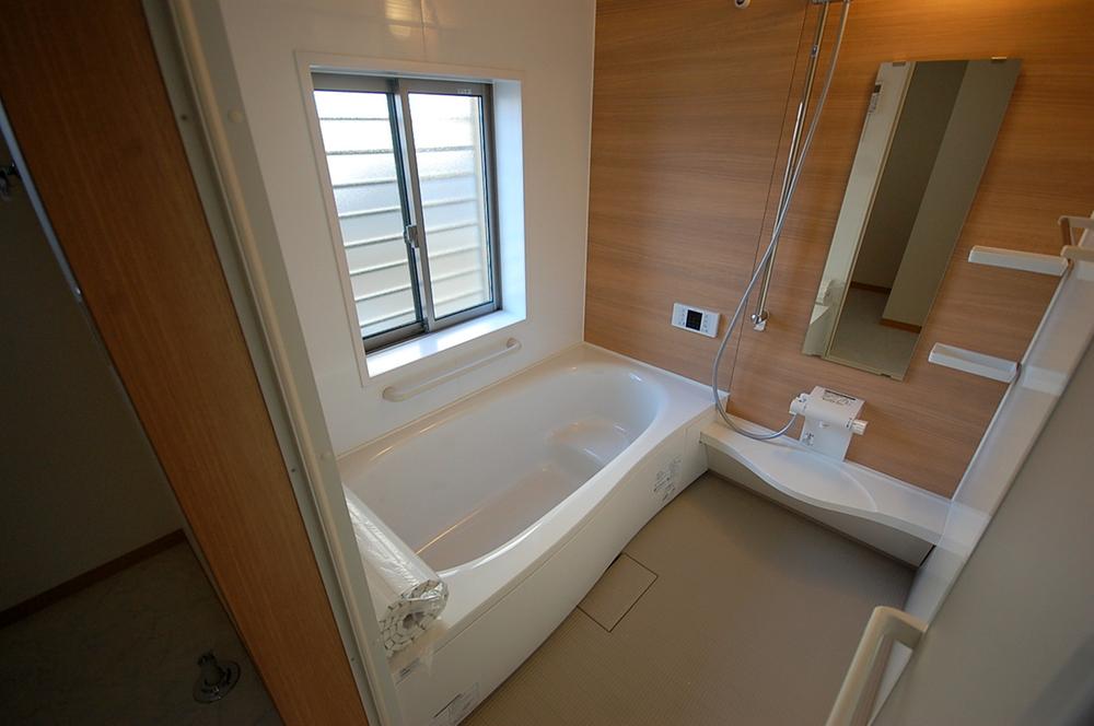 Bathroom. 3 Building Local Photos