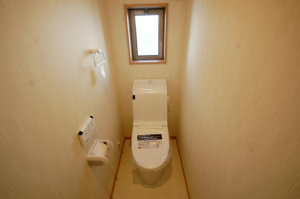 Toilet. 3 Building Local Photos