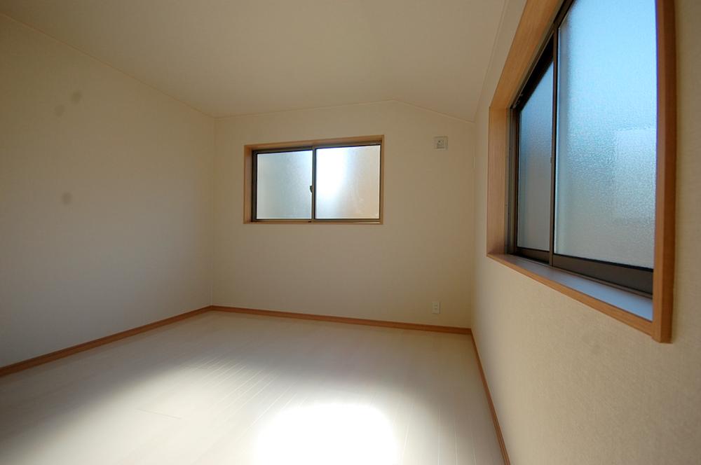 Non-living room. 3 Building Local Photos