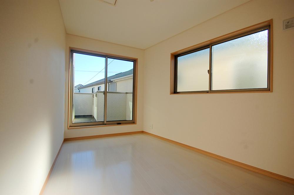 Non-living room. 3 Building Local Photos