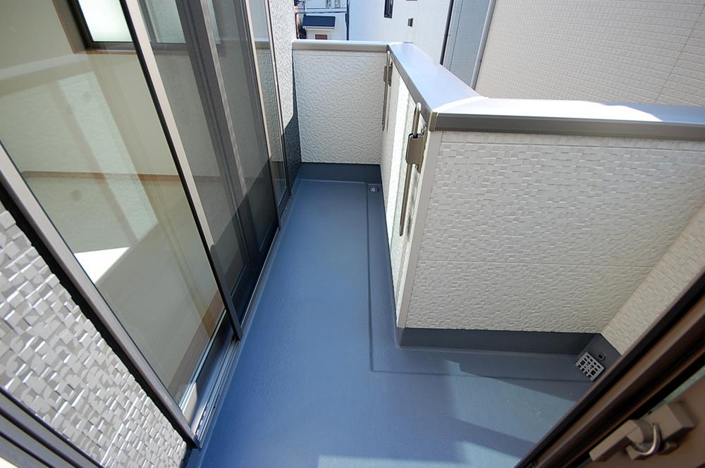 Balcony. 3 Building Local Photos