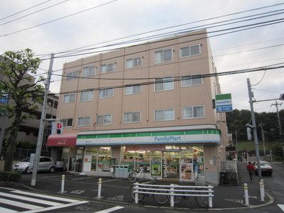 Convenience store. 50m to Family Mart (convenience store)