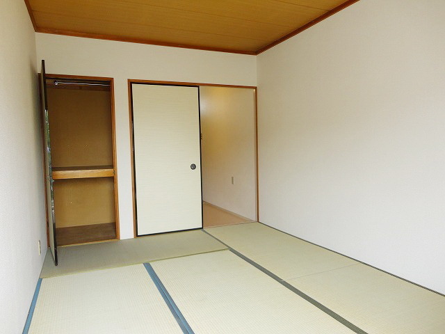 Living and room. It is the living room of the spread