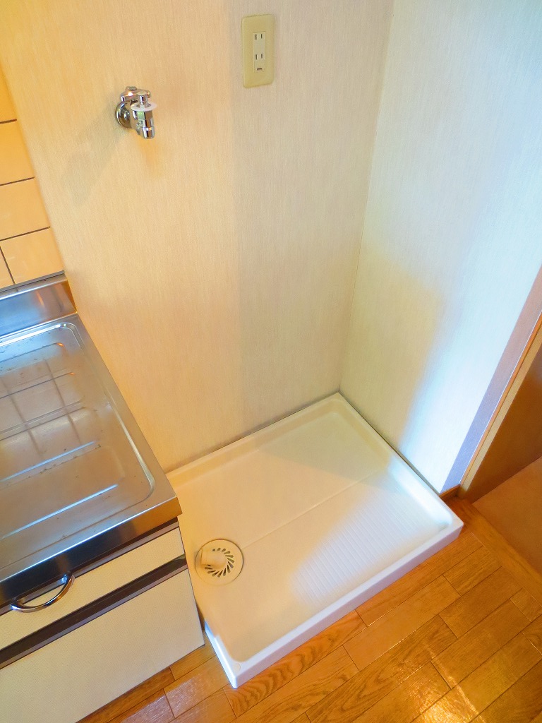 Other Equipment. Waterproof bread with Washing machine in the room