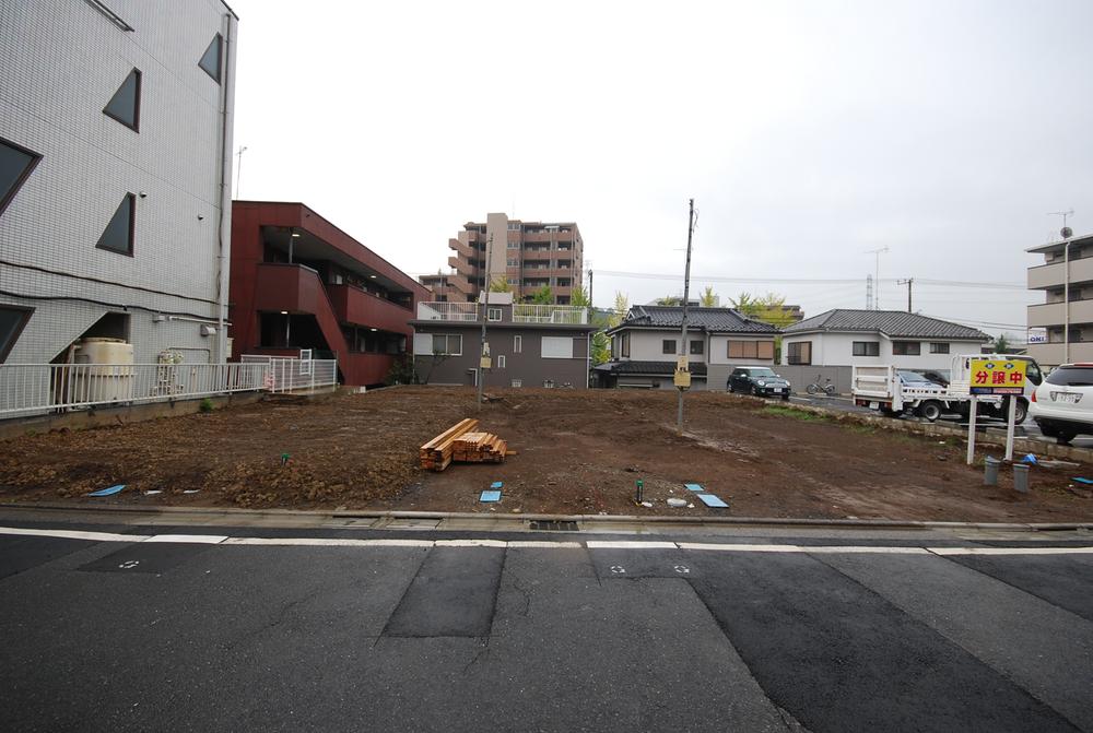 Local photos, including front road. Local (10 May 2013) Shooting