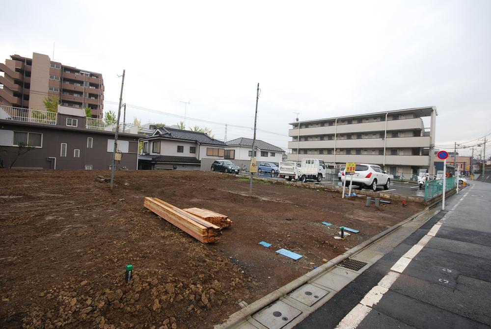 Local photos, including front road. Local (10 May 2013) Shooting