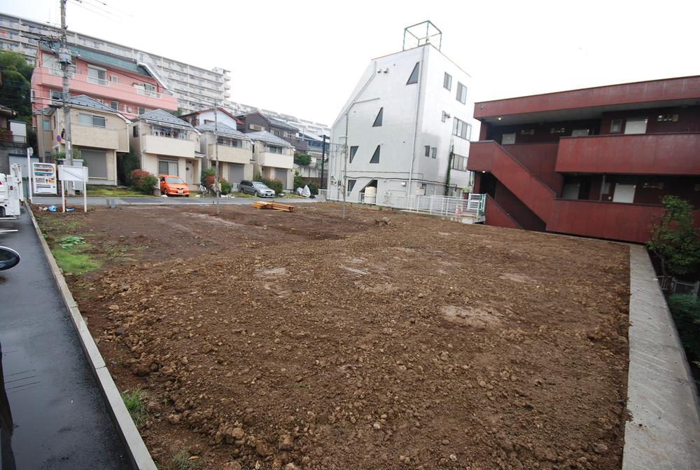 Local photos, including front road. Local (10 May 2013) Shooting