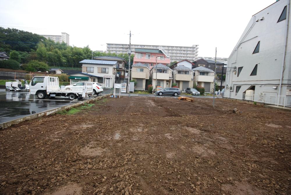 Local photos, including front road. Local (10 May 2013) Shooting