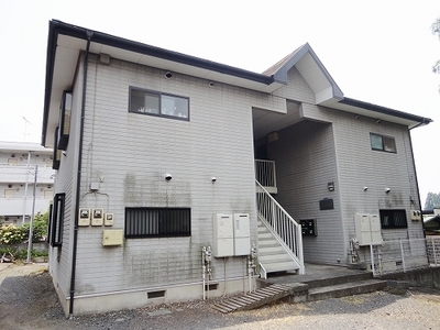 Building appearance. Entrance is.