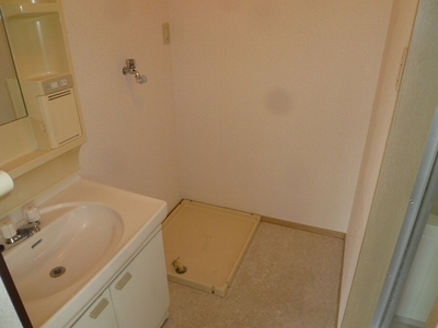 Washroom. There are dressing room