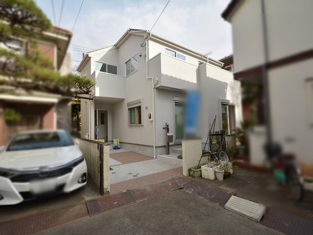 Local appearance photo. 1 Building Finished already