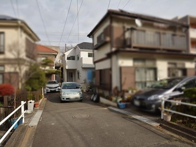 Local photos, including front road. Contact road situation