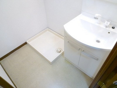 Washroom. Is the dressing room of the spread