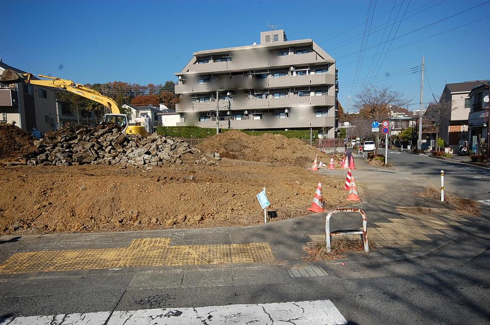 Local photos, including front road. Local (12 May 2013) Shooting