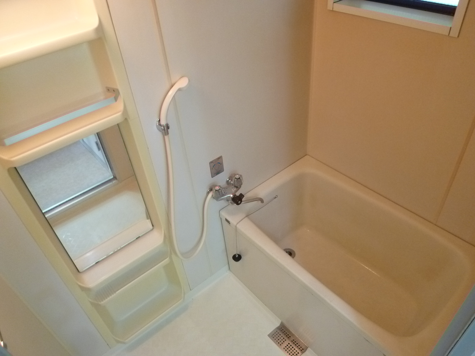 Bath. Bathing Madoyu! Convenient to ventilation!