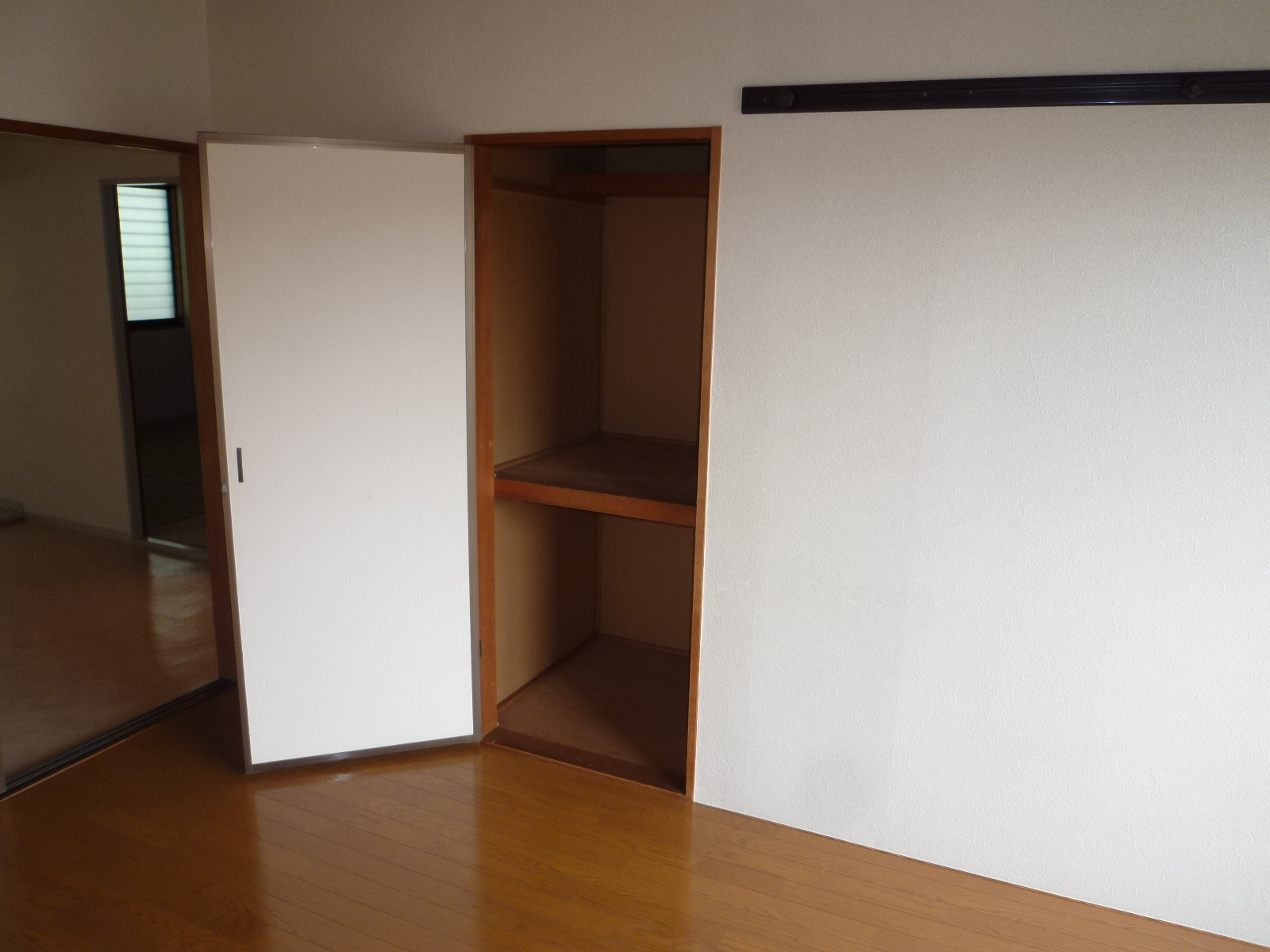 Receipt. South side storage!