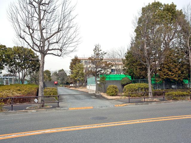 Primary school. 908m until Tama Tatsukita Suwa elementary school