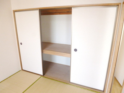 Receipt. Storage lot