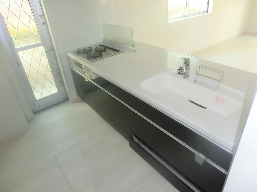 Kitchen. Indoor (12 May 2013) Shooting