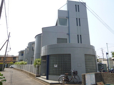 Building appearance. Situated in a quiet, residential area