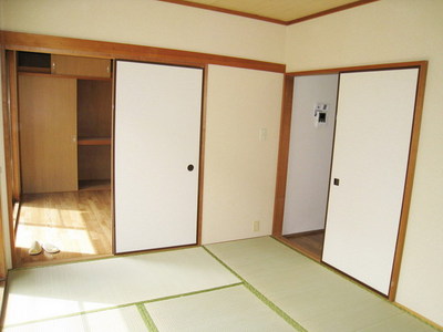 Living and room. ☆ Room share consultation ☆