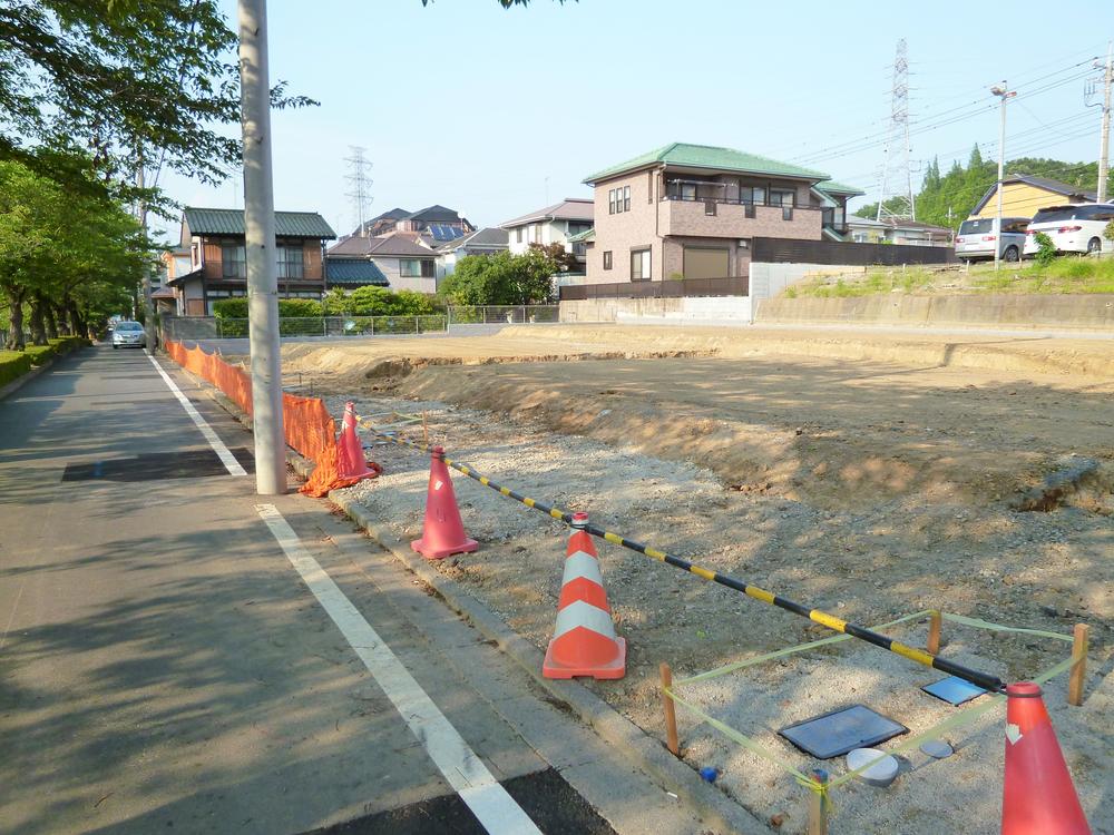 Local photos, including front road. Local (August 2013) Shooting