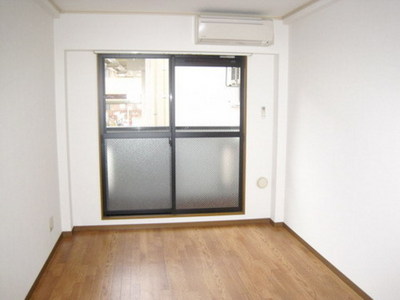 Other room space. Day is good