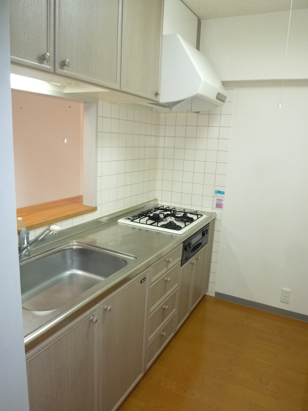 Kitchen. System kitchen! Stove grill built-in type!