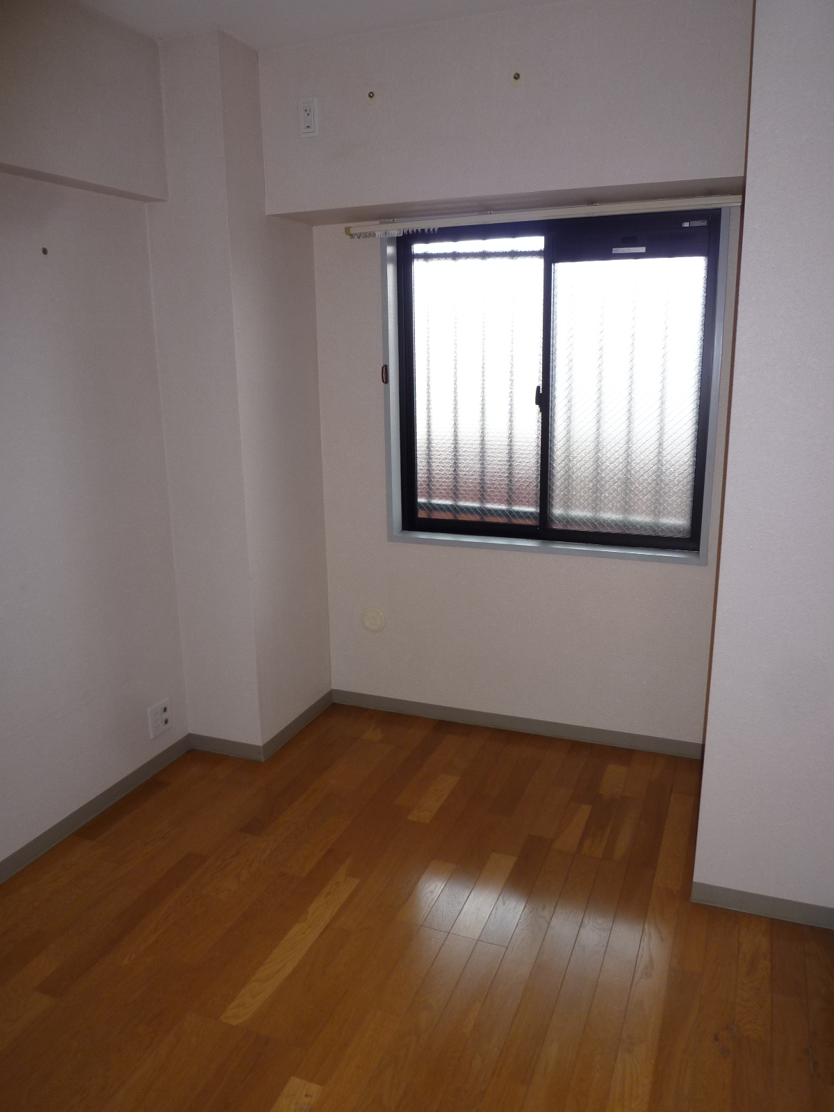 Other room space. The north side of the Western-style!