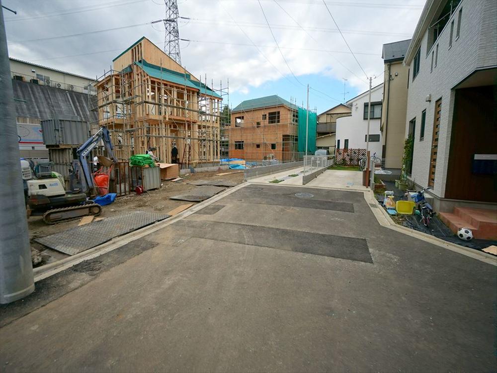 Local appearance photo. Local (11 May 2013) Shooting