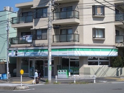 Supermarket. 680m to Family Mart (super)
