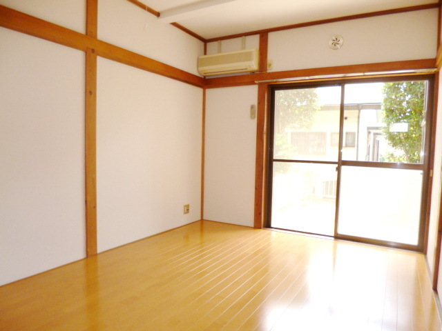 Living and room. Bright Western-style