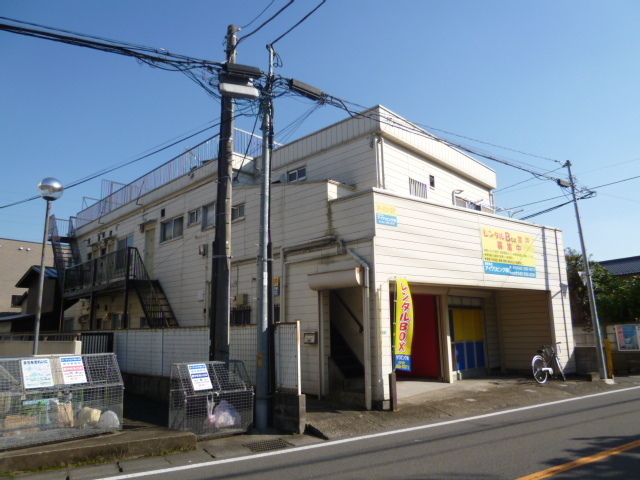 Building appearance. ☆ 2 person occupancy possible listing ☆