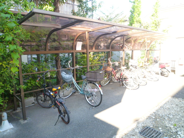 Other common areas. There is bicycle storage.