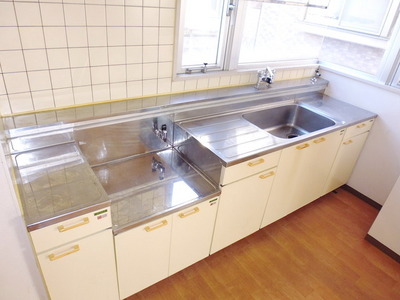 Kitchen.  ☆ Kitchen is spread ☆ 