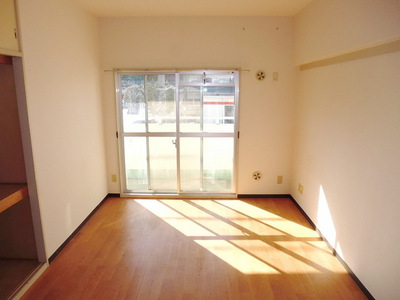 Other room space.  ☆ Bright Western-style ☆ 