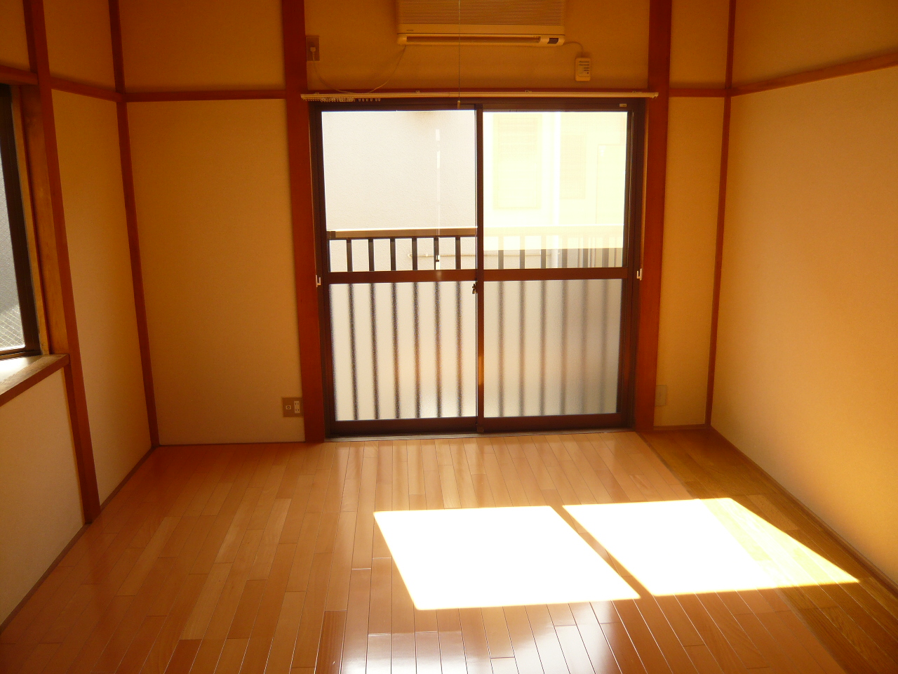 Living and room. Air-conditioned