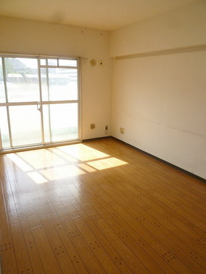 Other room space. ☆ Bright Western-style ☆