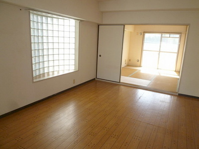 Living and room. ☆ Bright living room ☆