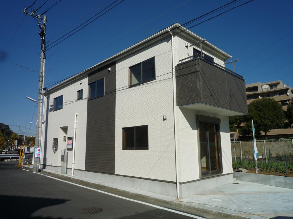 Local appearance photo. Local (12 May 2013) Shooting