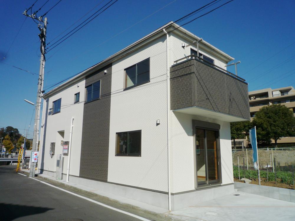 Local appearance photo. Local (12 May 2013) Shooting