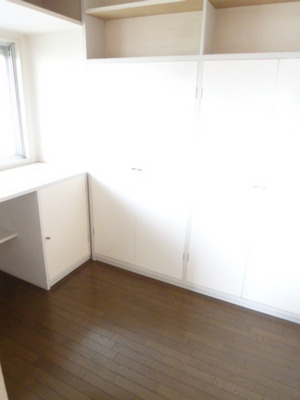 Other room space. Western style room